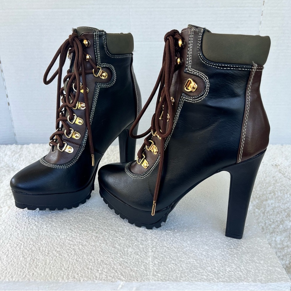 NWOT JustFab Women's Arden Lace-Up Black and Brown Heeled Ankle Boots Size 7